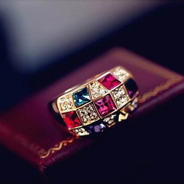 Best Colorful Diamond Ring রঙিন সৌন্দর্যের ছোঁয়া