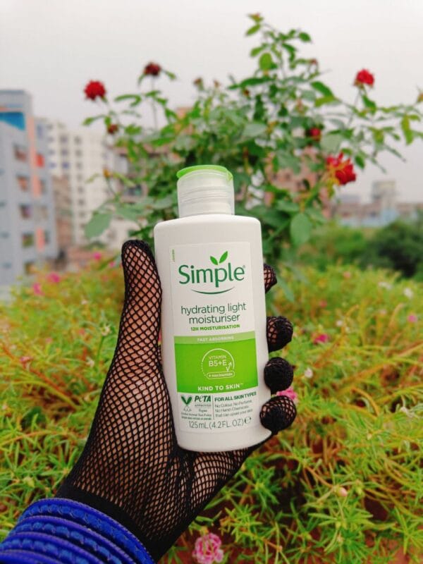 Simple Kind to Skin Hydrating Light Moisturiser - 125ml Sensitive Skin Care