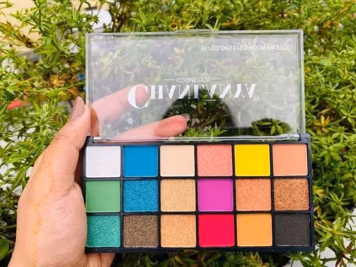 Best Chanlanya 18 Colour Eyeshadow Palette – প্রতিদিন ও পার্টির জন্য আদর্শ